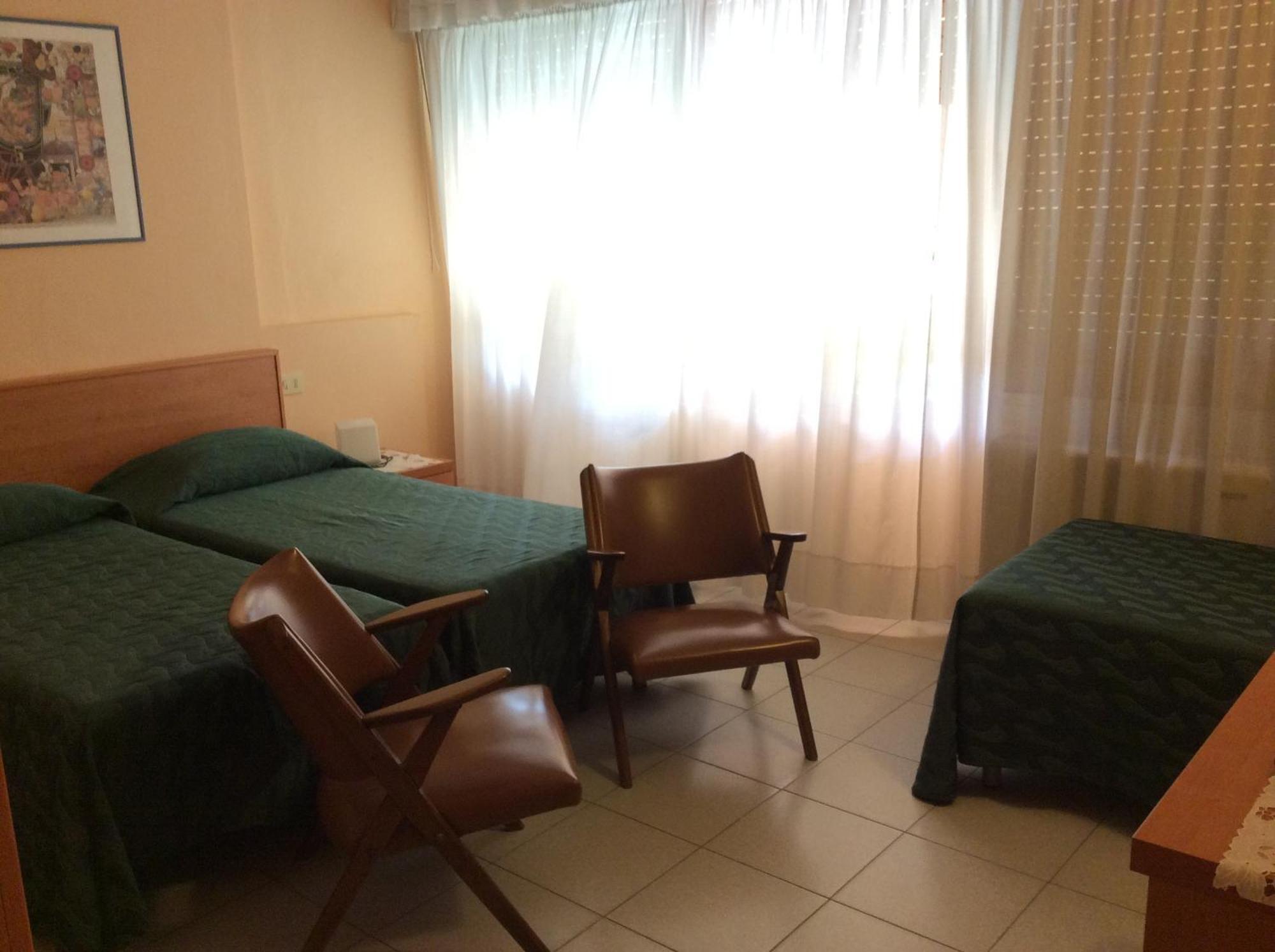 Hotel Le Ginestre Lido di Camaiore Buitenkant foto
