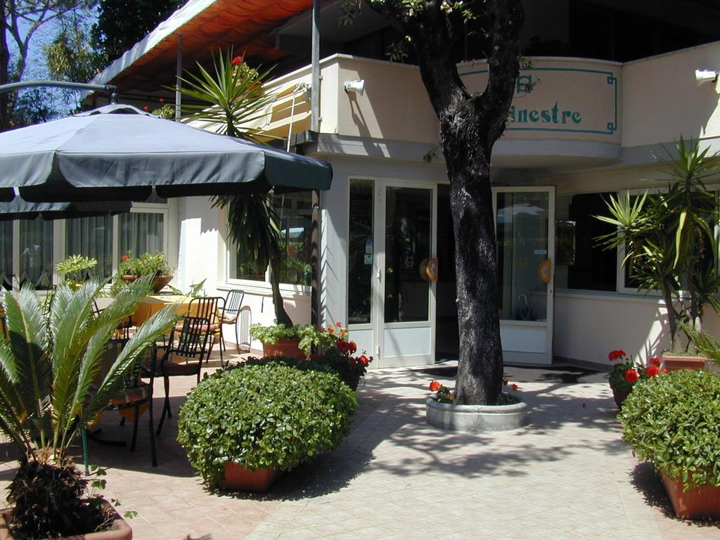 Hotel Le Ginestre Lido di Camaiore Buitenkant foto
