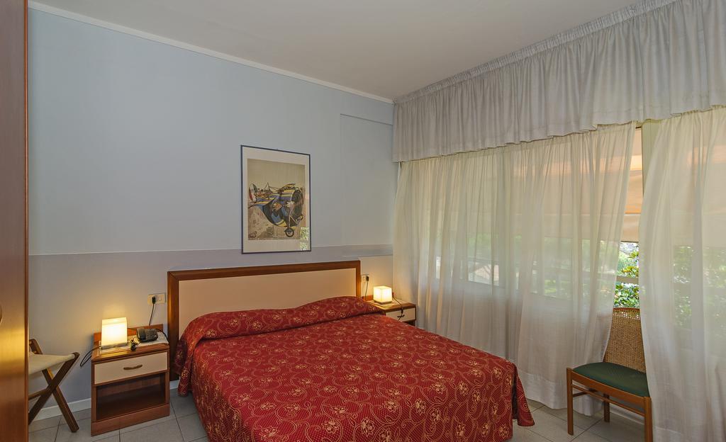 Hotel Le Ginestre Lido di Camaiore Buitenkant foto