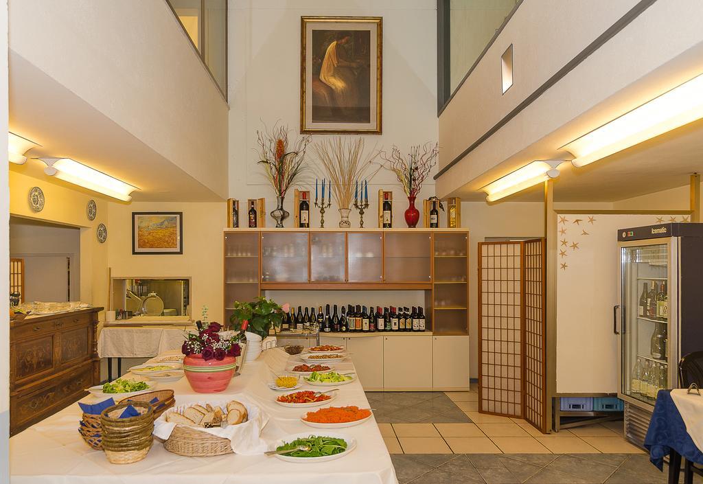 Hotel Le Ginestre Lido di Camaiore Buitenkant foto