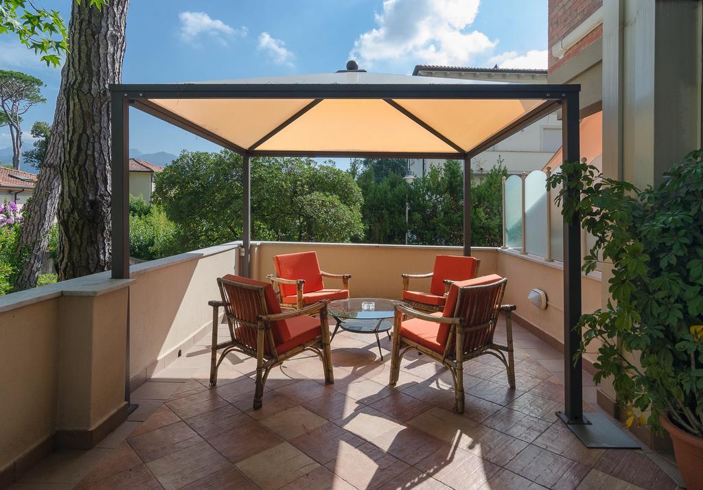 Hotel Le Ginestre Lido di Camaiore Buitenkant foto