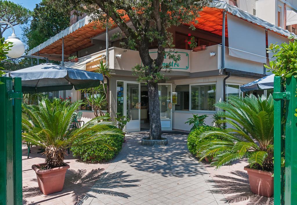 Hotel Le Ginestre Lido di Camaiore Buitenkant foto