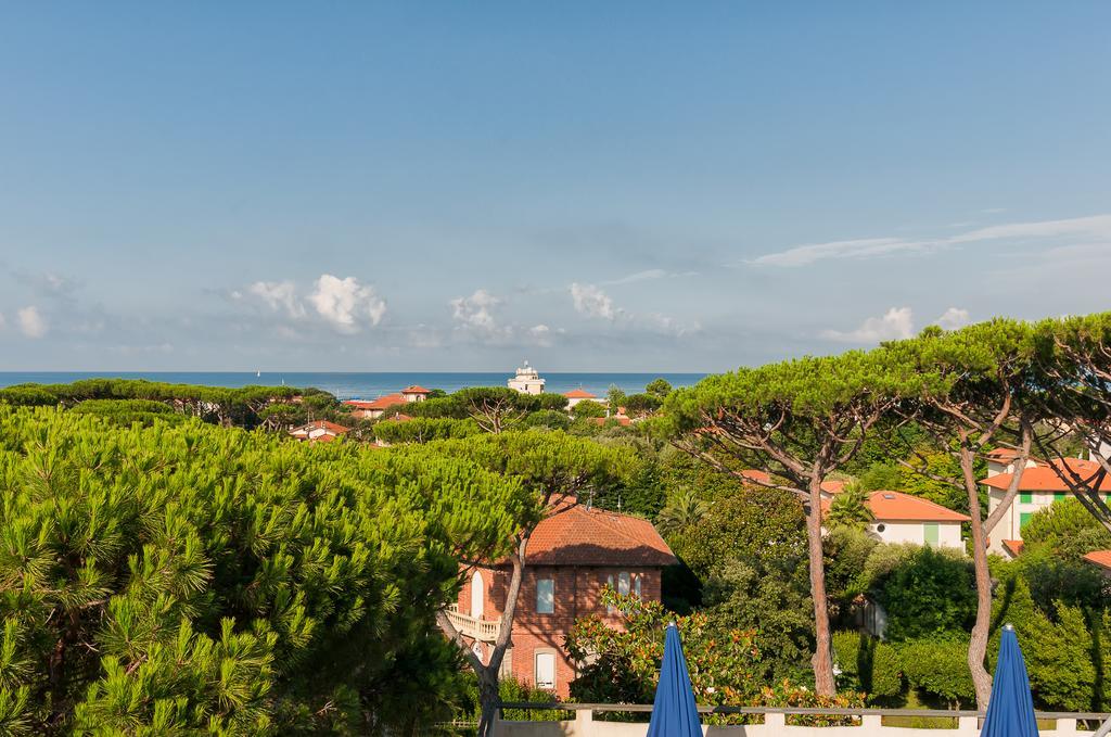 Hotel Le Ginestre Lido di Camaiore Buitenkant foto