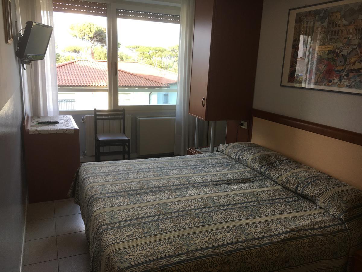 Hotel Le Ginestre Lido di Camaiore Buitenkant foto