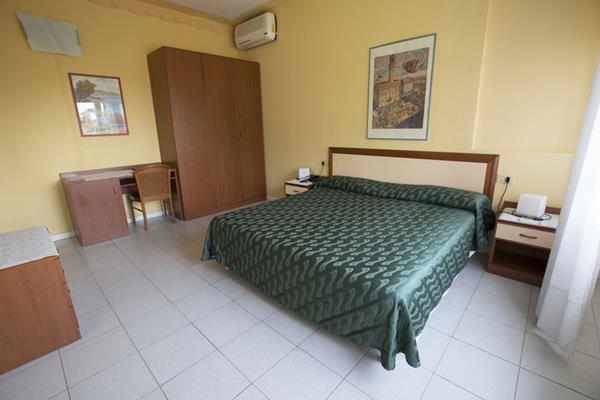 Hotel Le Ginestre Lido di Camaiore Buitenkant foto