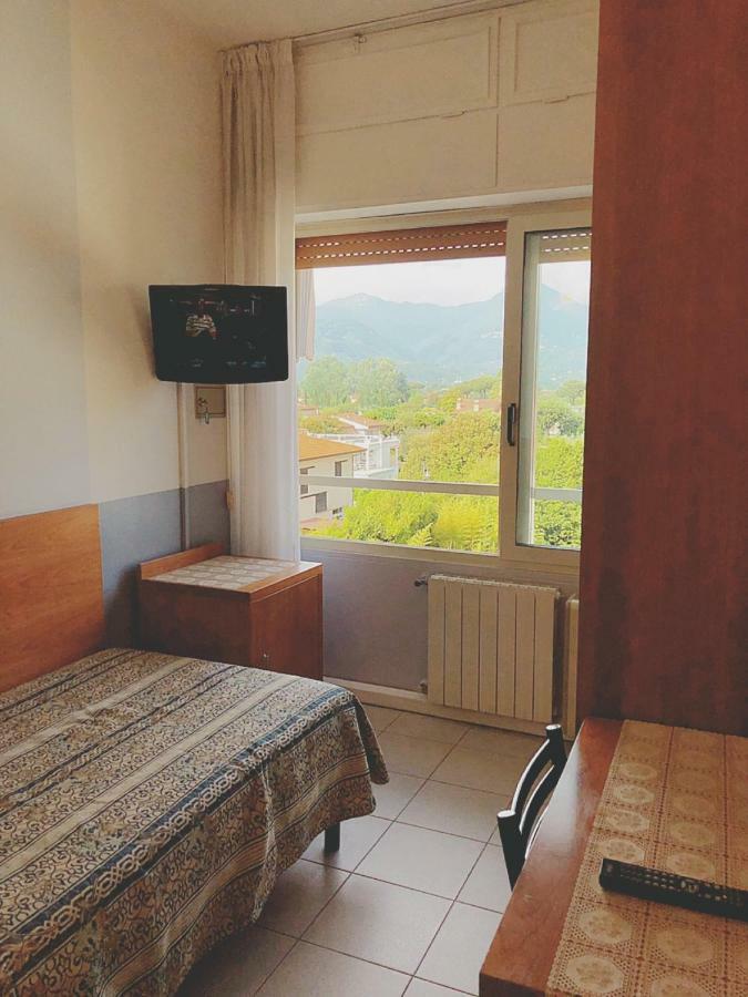 Hotel Le Ginestre Lido di Camaiore Buitenkant foto