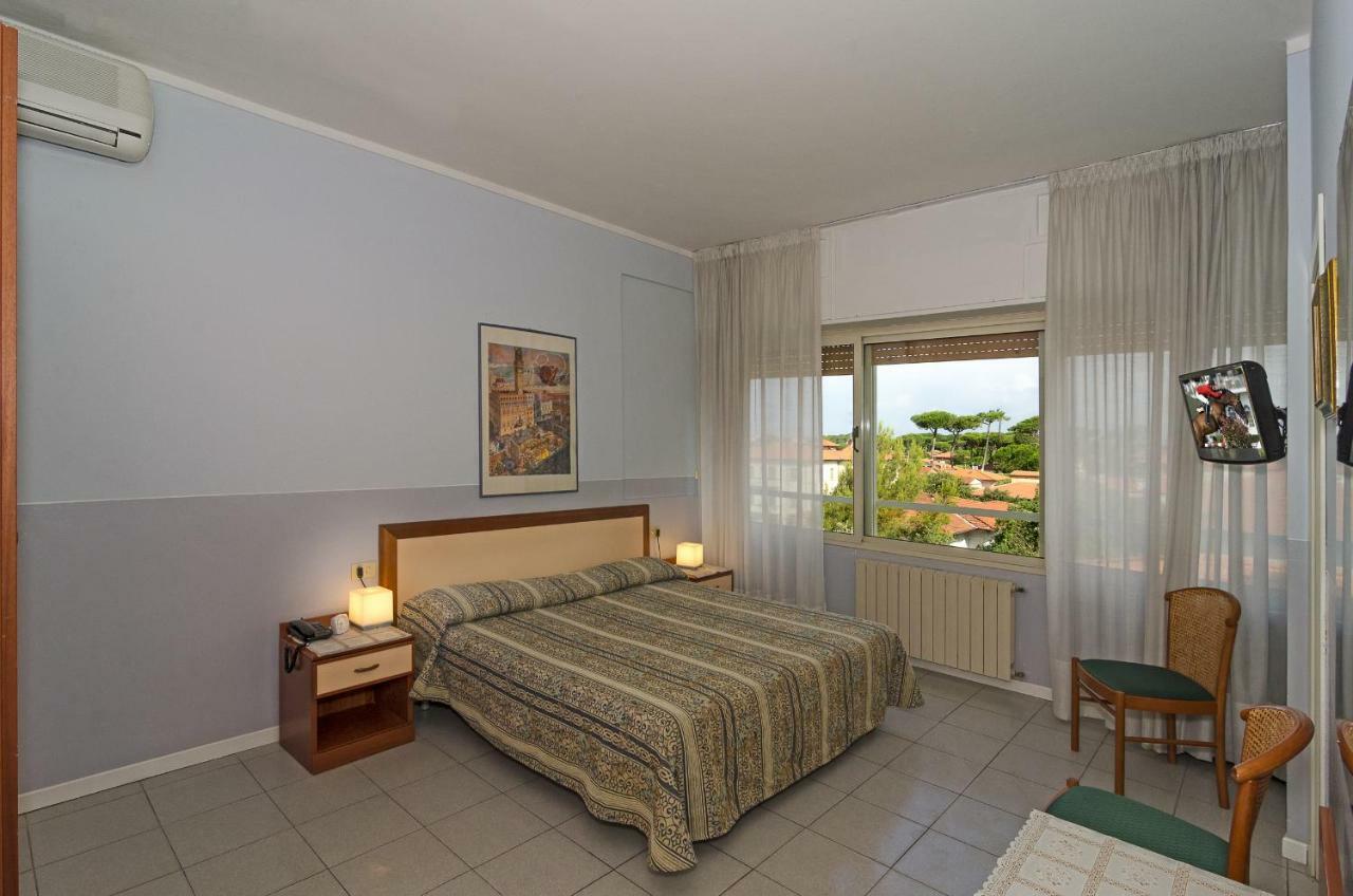 Hotel Le Ginestre Lido di Camaiore Buitenkant foto