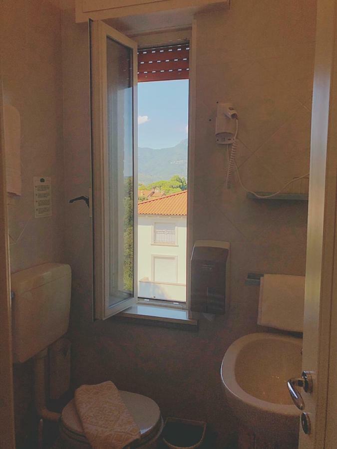 Hotel Le Ginestre Lido di Camaiore Buitenkant foto