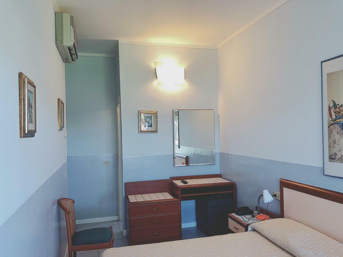 Hotel Le Ginestre Lido di Camaiore Buitenkant foto